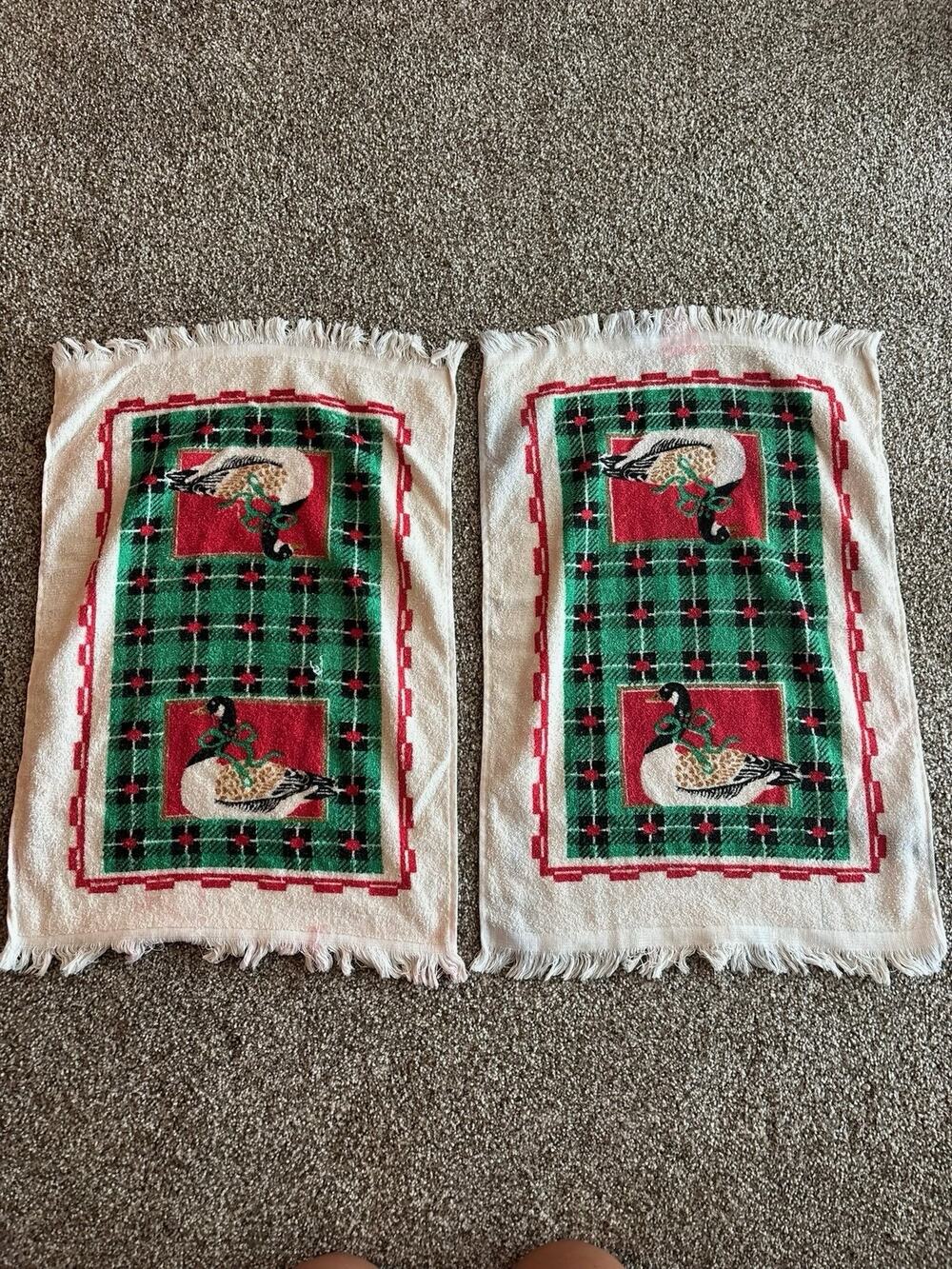 Vintage Mid Century Christmas Terrycloth Hand Towel Country Goose 12" x 17"